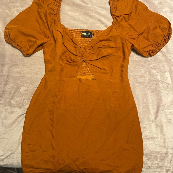 NWT FashionNova Puff Sleeve Dress - Picture 4 of 6